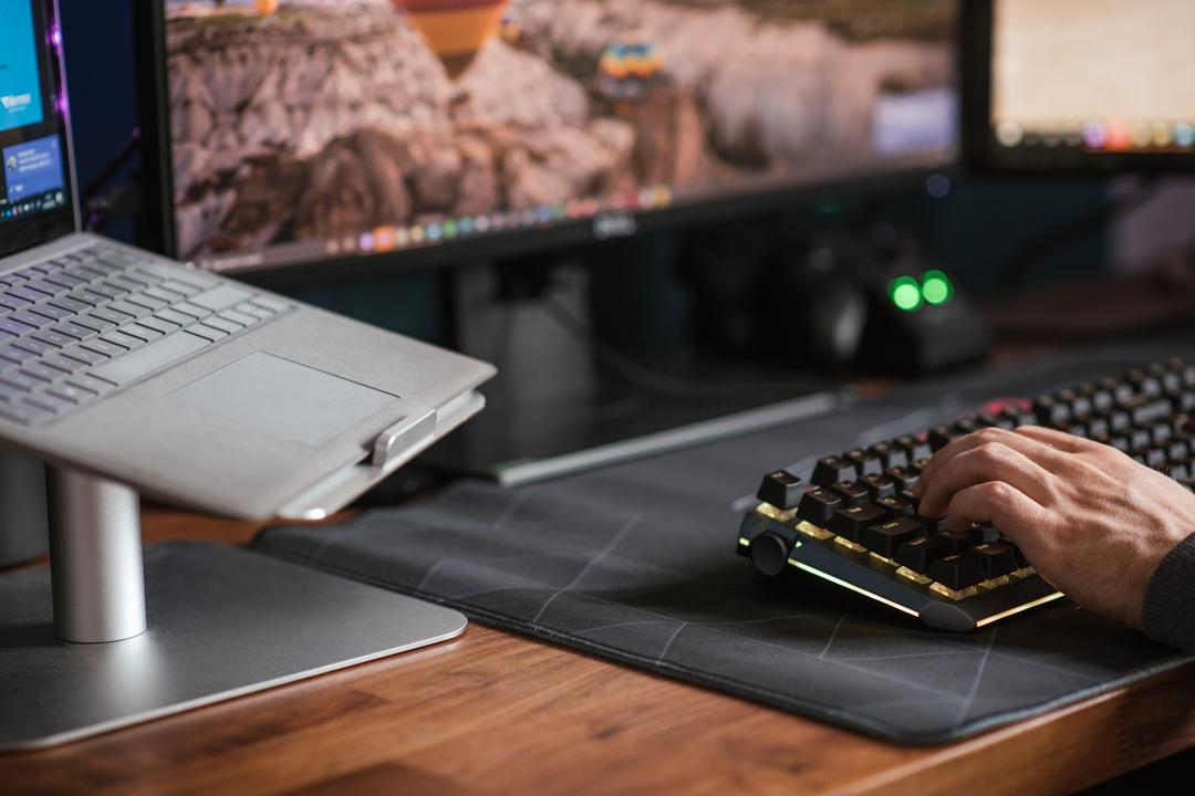 AI Writing Tools and SEO Software: What the Review Roundups Leave Out for Schools