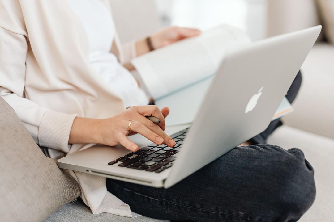 How to Check If What You Read Online Is Real (and Who Actually Wrote It)