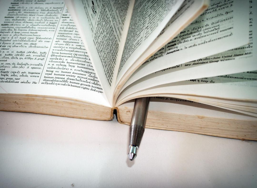 Beyond the Thesaurus: What "Go Through" Really Means and Which Synonyms Actually Fit